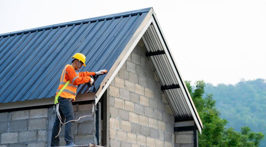 Professional gutter cleaning in Leon, OK